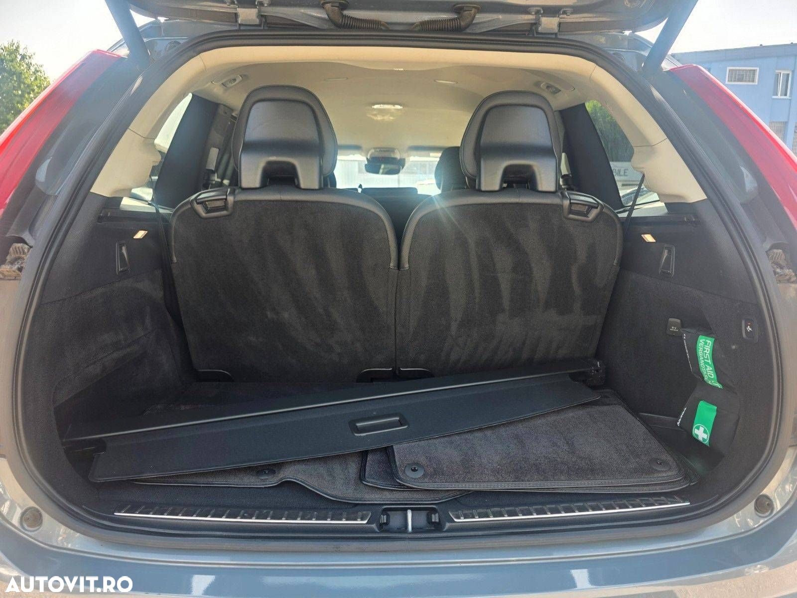 Volvo XC 90 - 7