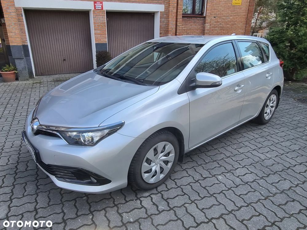 Toyota Auris 1.6 Premium - 5