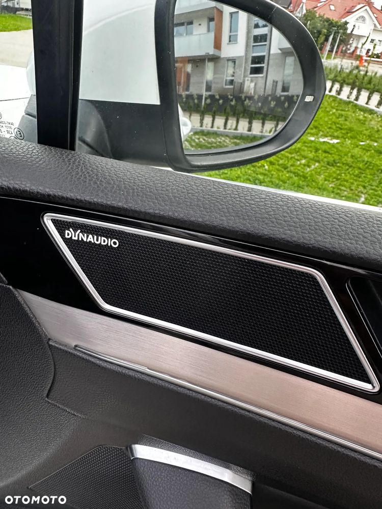 Volkswagen Passat Variant 2.0 TDI SCR 4Motion DSG Highline - 31