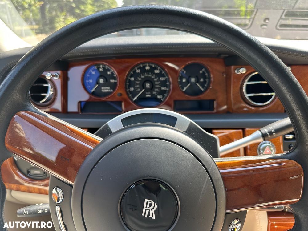 Rolls-Royce Phantom - 11