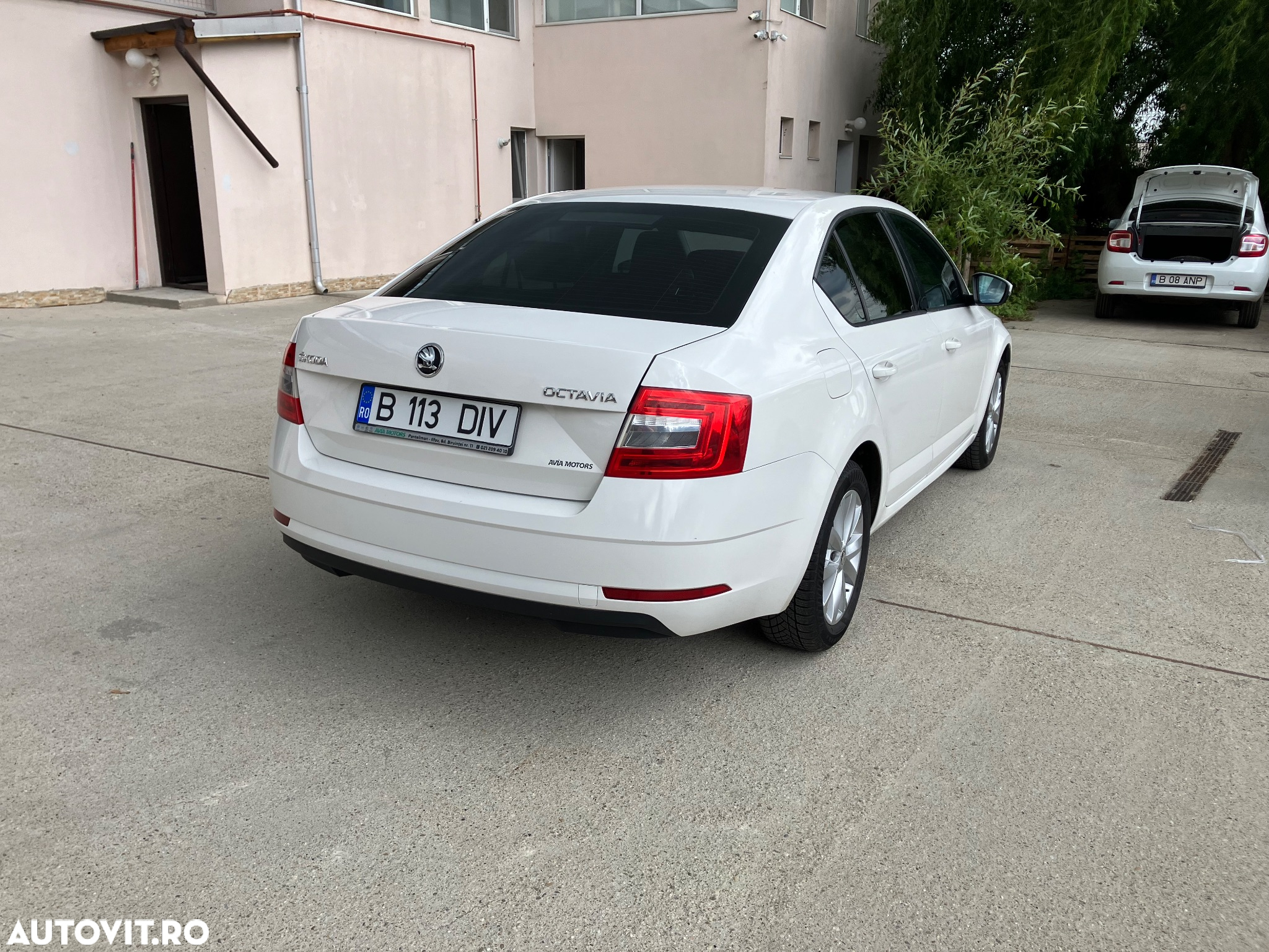 Skoda Octavia Combi Diesel 1.6 TDI Ambition - 5