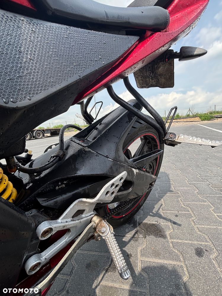 Yamaha YZF - 8