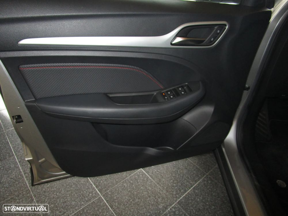 MG ZS Standard Luxury - 12