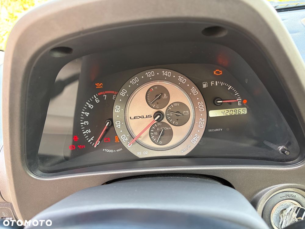 Lexus IS - 25