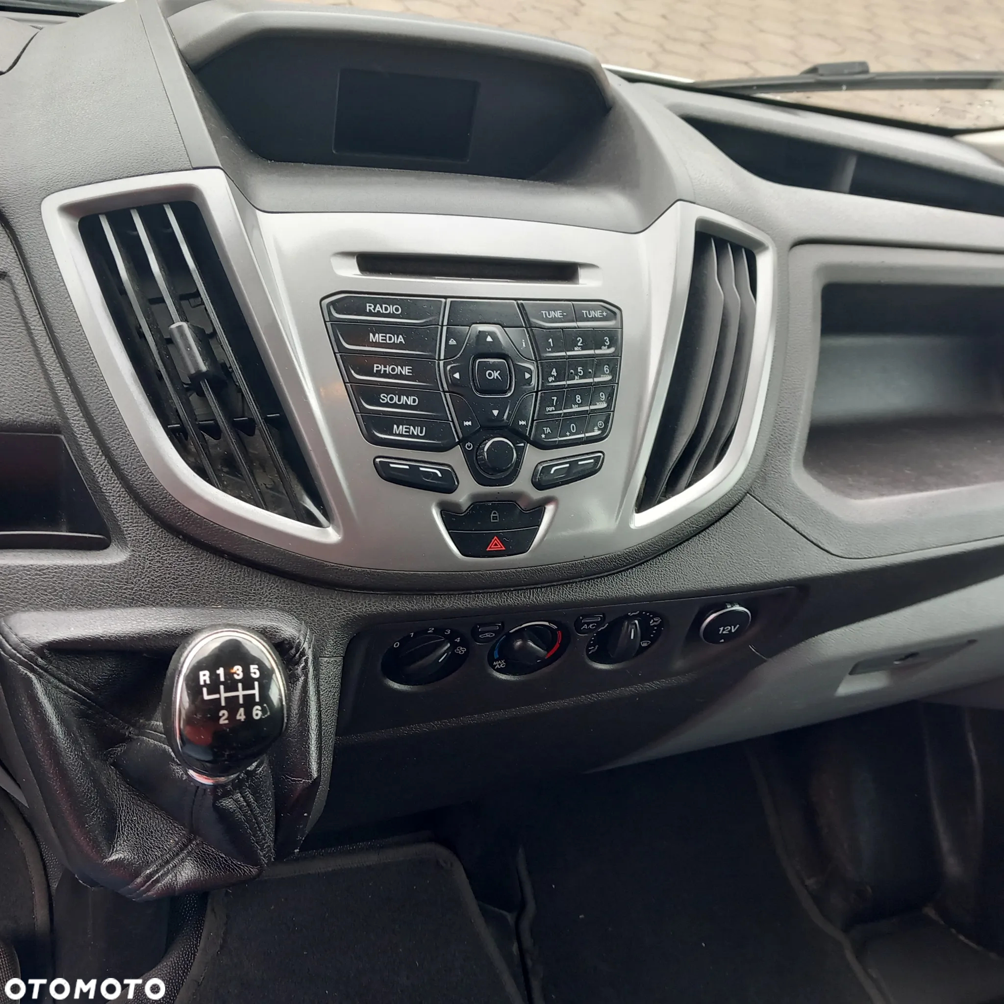 Ford Tranzit - 28