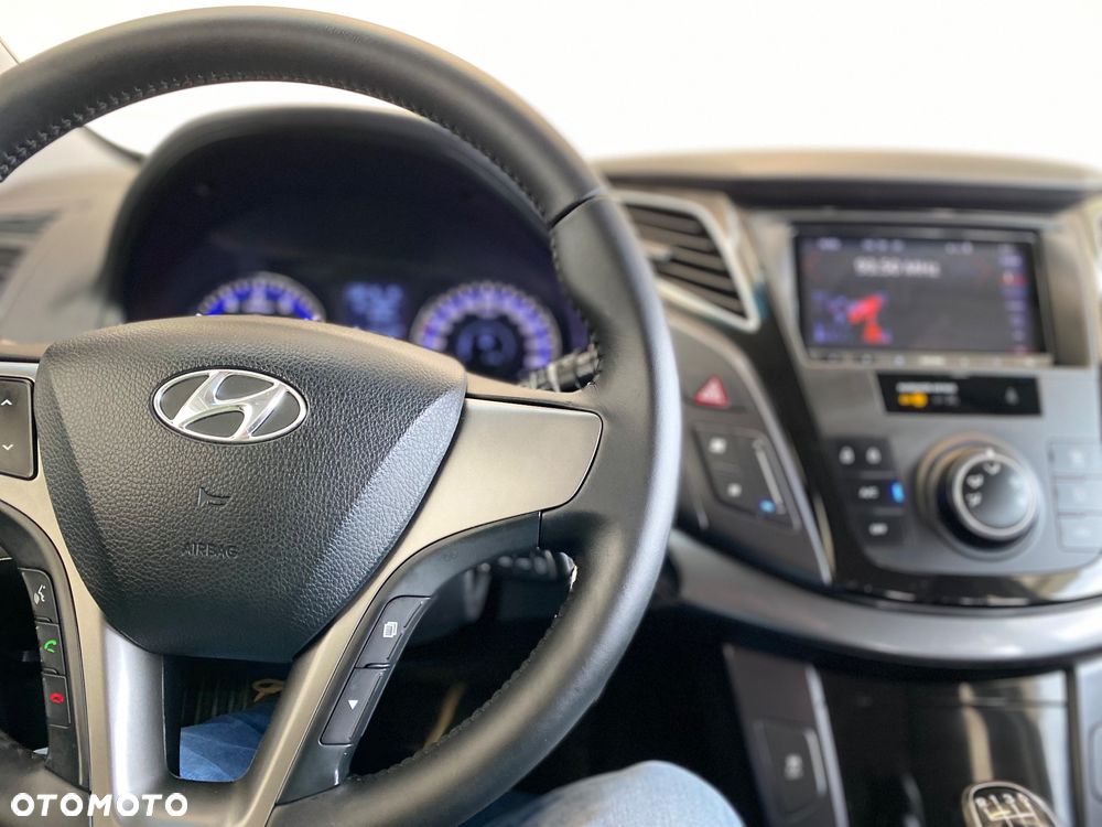 Hyundai i40 Kombi blue 1.6 Trend - 24