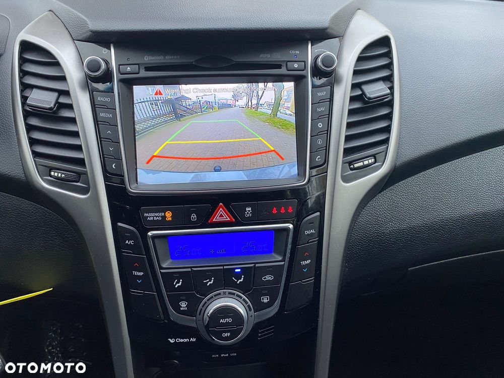 Hyundai i30 blue 1.6 GDI Trend - 9