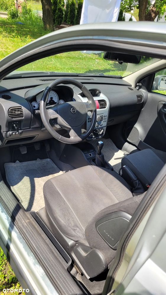 Opel Corsa 1.2 16V Enjoy - 10