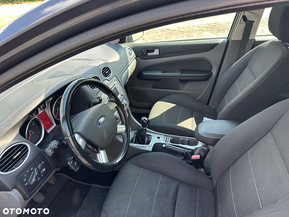 Ford Focus 1.8 Titanium - 18