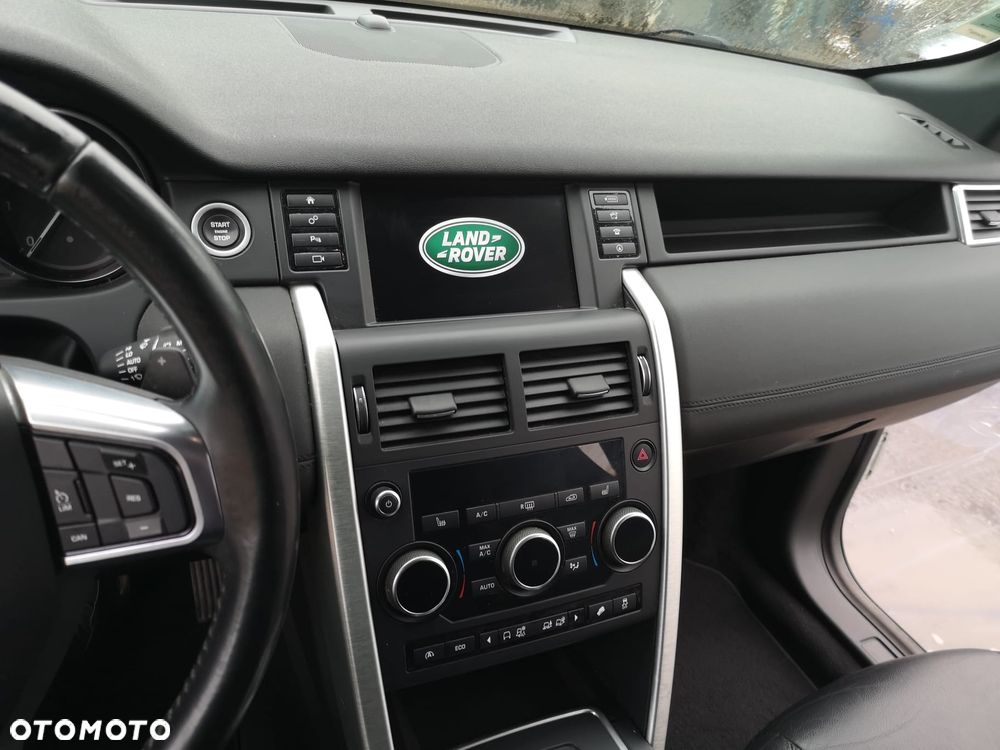 Land Rover Discovery Sport TD4 HSE Luxury - 24