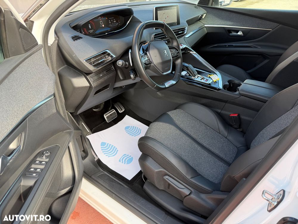 Peugeot 3008 1.2 PureTech 130 EAT8 GT - 17