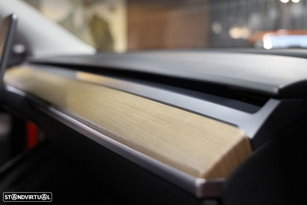 Tesla Model Y Long Range Tração Integral - 18