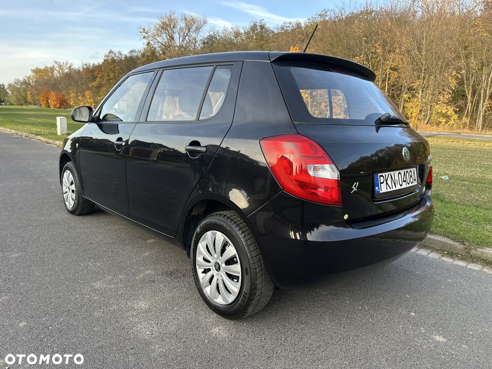 Skoda Fabia 1.2 HTP STYLE Edition - 4