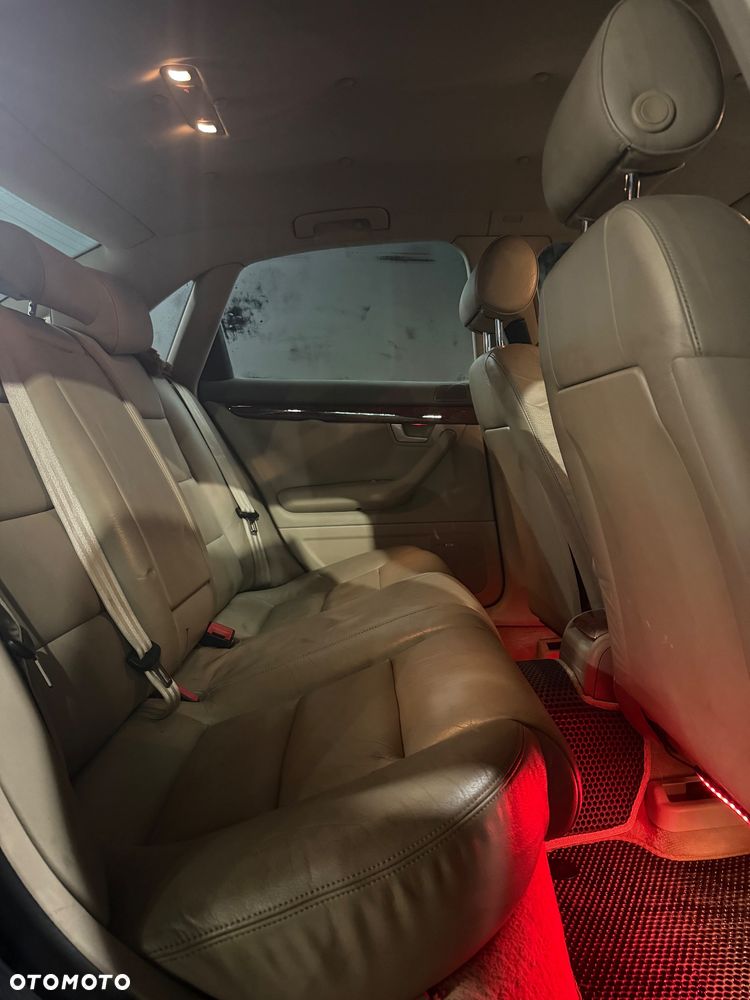 Audi A4 Limousine - 19