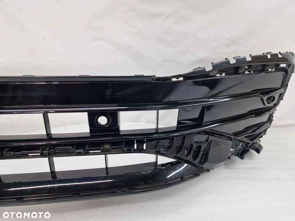 VW TIGUAN II 2 LIFT R-LINE 19- 5NA KRATKA ŚRODKOWA ZDERZAKA PRZEDNIEGO PRZÓD , NR 5NA853677Q / 5NA853671R , NR AUKCJI KR475 - 10
