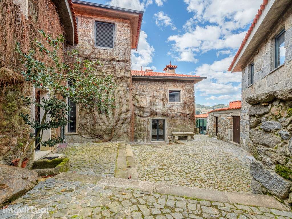 Quinta junto a margem do Rio Vizela, Felgueiras, Porto - Grande imagem: 3/57