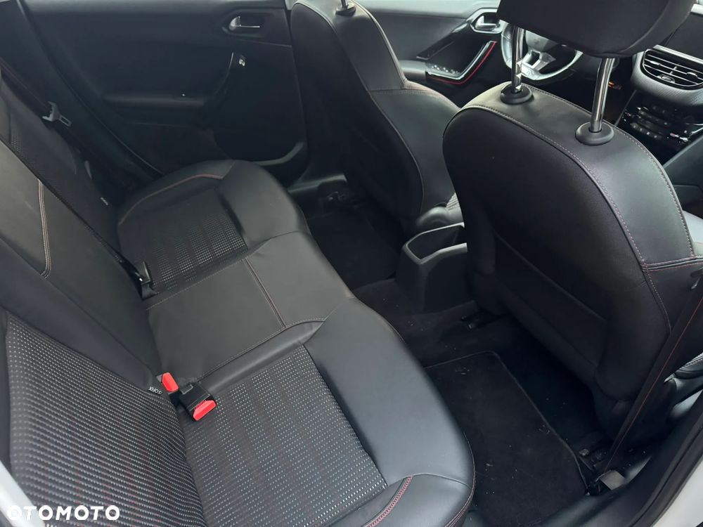 Peugeot 208 PureTech 110 Stop & Start Allure - 17