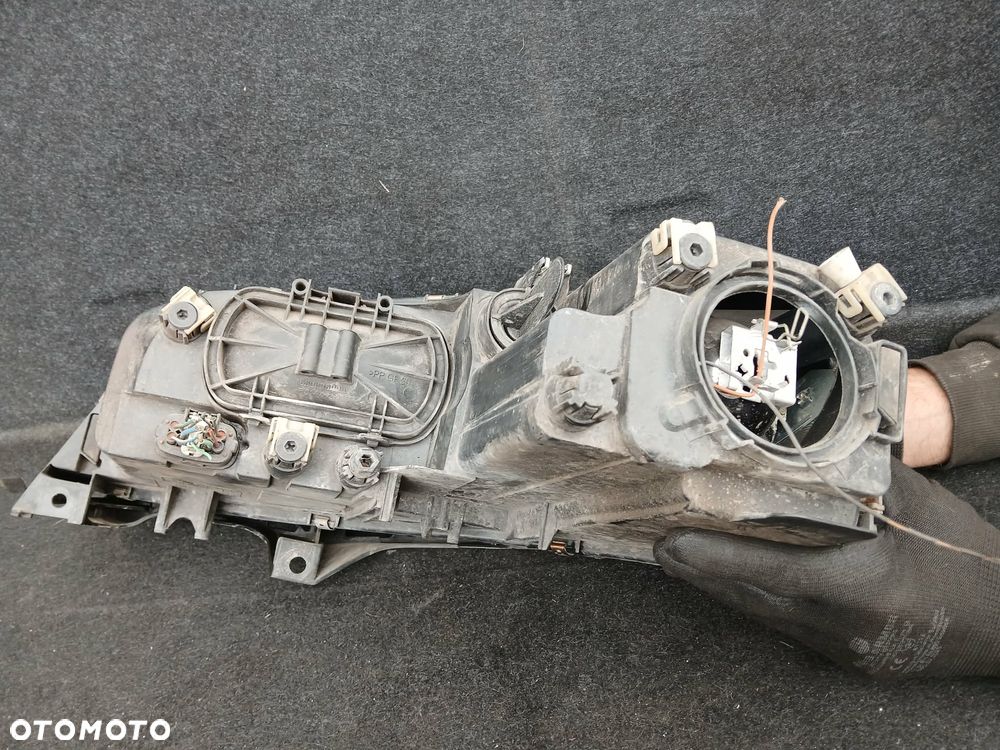 Mazda 6 Lampa przednia prawa - 4