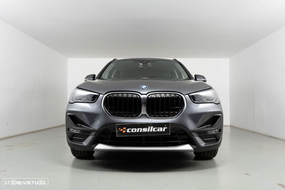 BMW X1 25 e xDrive Corporate Edition - 3