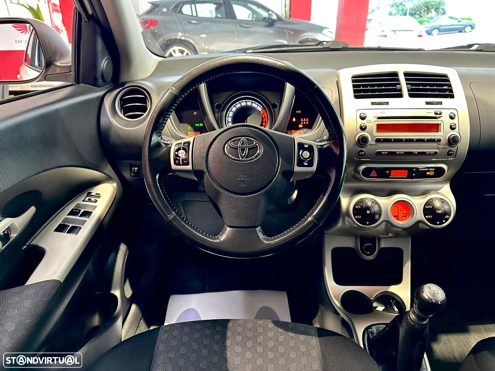 Toyota Urban Cruiser 1.33 VVT-i High Pack - 9