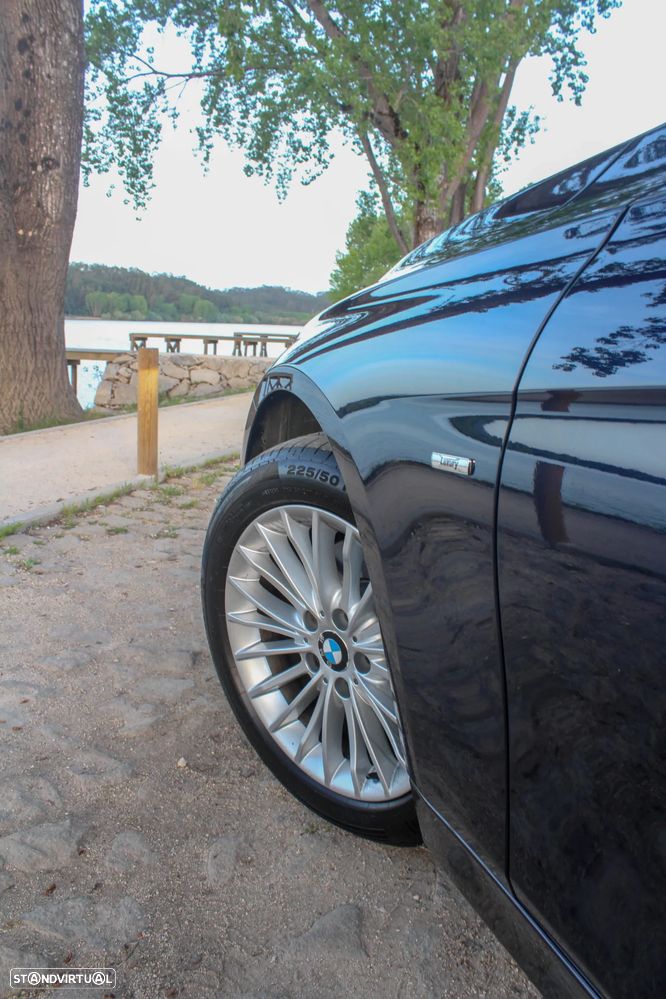 BMW 320 d Line Luxury - 19