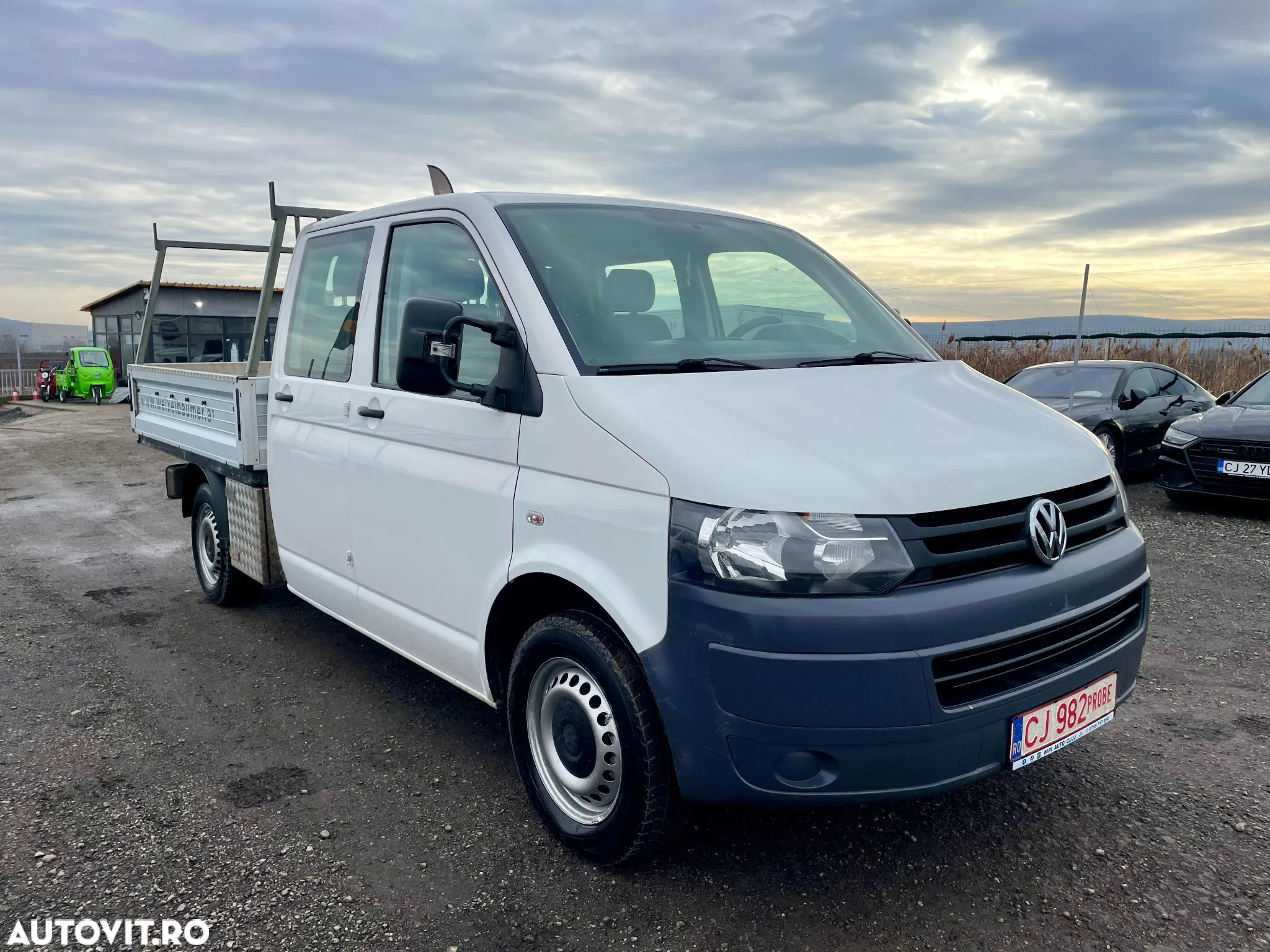Volkswagen Transporter - 9