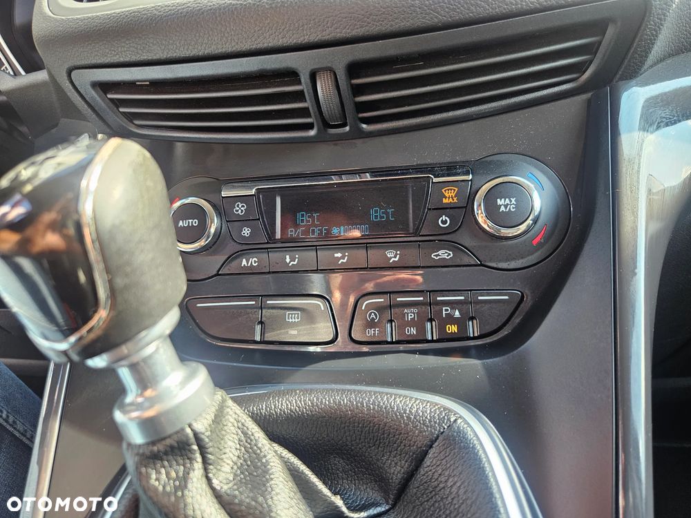 Ford Kuga 1.5 EcoBoost 2x4 Titanium - 14