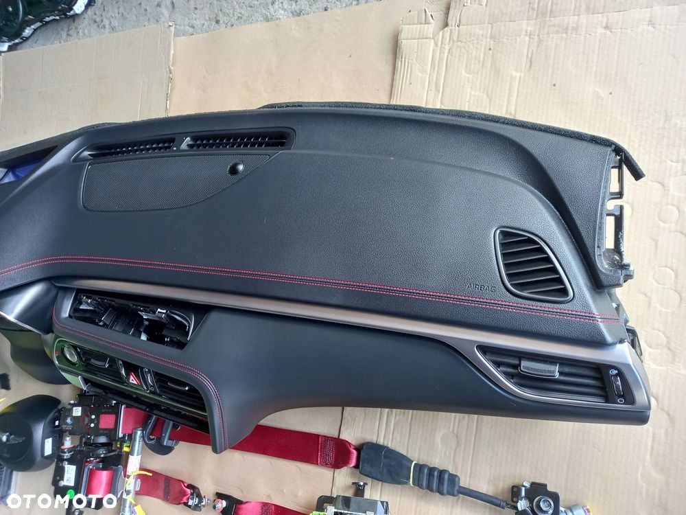 KONSOLA DESKA 3x airbag 4 PASY GENESIS G70 lift - 4