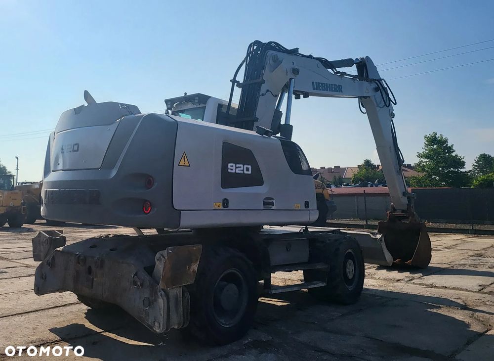 Liebherr A920 - 8