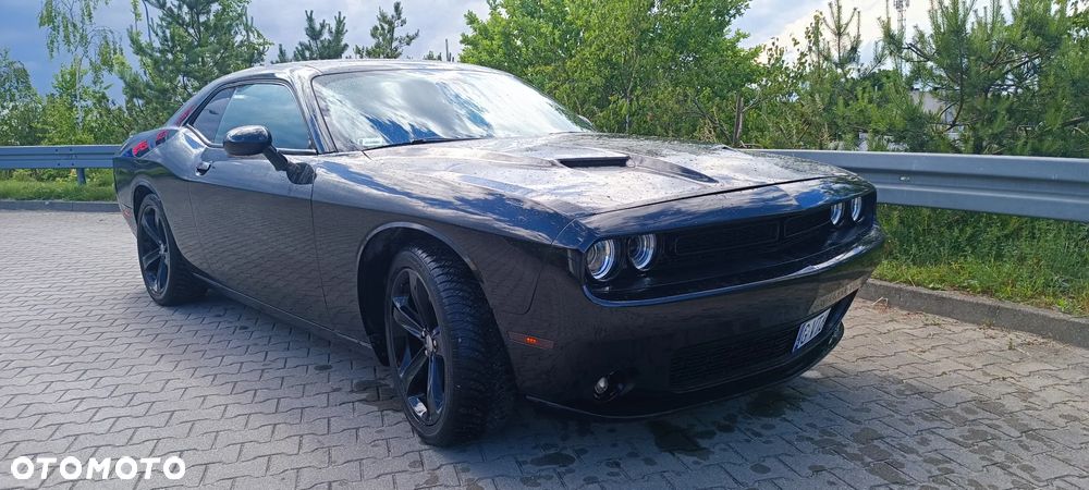 Dodge Challenger - 2