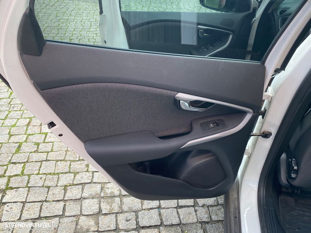 Volvo V40 Cross Country 1.6 D2 Kinetic Powershift - 26