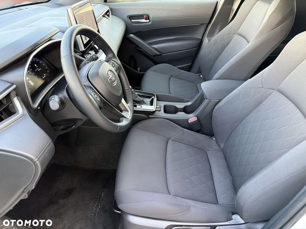 Toyota Corolla Cross - 16