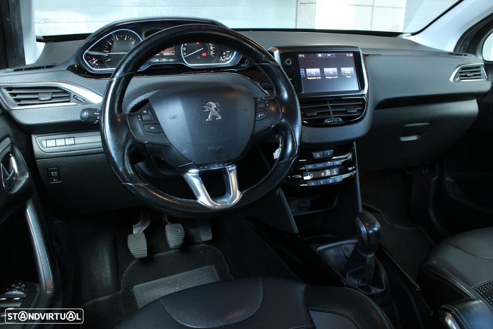 Peugeot 2008 1.2 PureTech Allure - 13