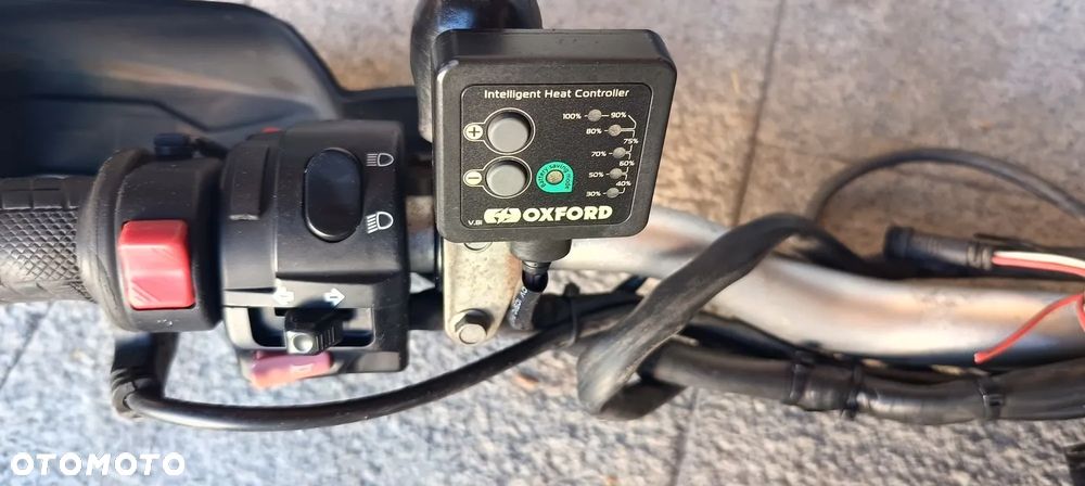 TRIUMPH TIGER 800XC KOŁO FELGA PRZÓD  KIEROWNICA HALOGENY CHŁODNICA SZYBA LICZNIK ZEGARY XRT - 22