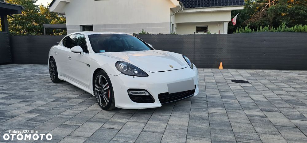 Porsche Panamera Turbo - 1