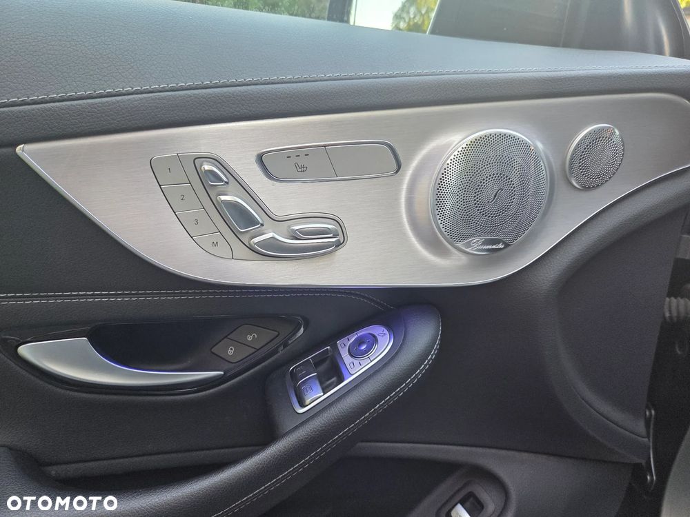 Mercedes-Benz Klasa C 300 4MATIC 9G-TRONIC - 27