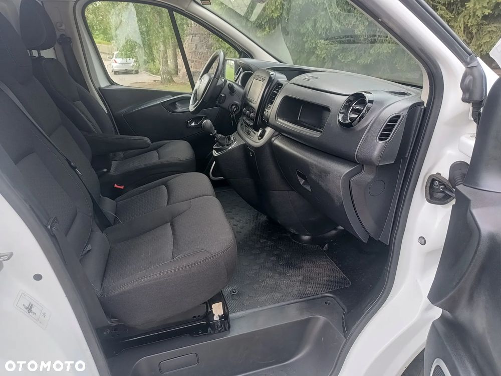 Opel Vivaro - 10