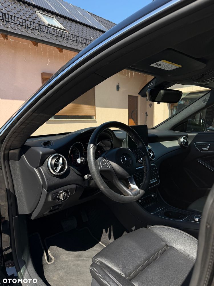 Mercedes-Benz CLA 250 7G-DCT - 8