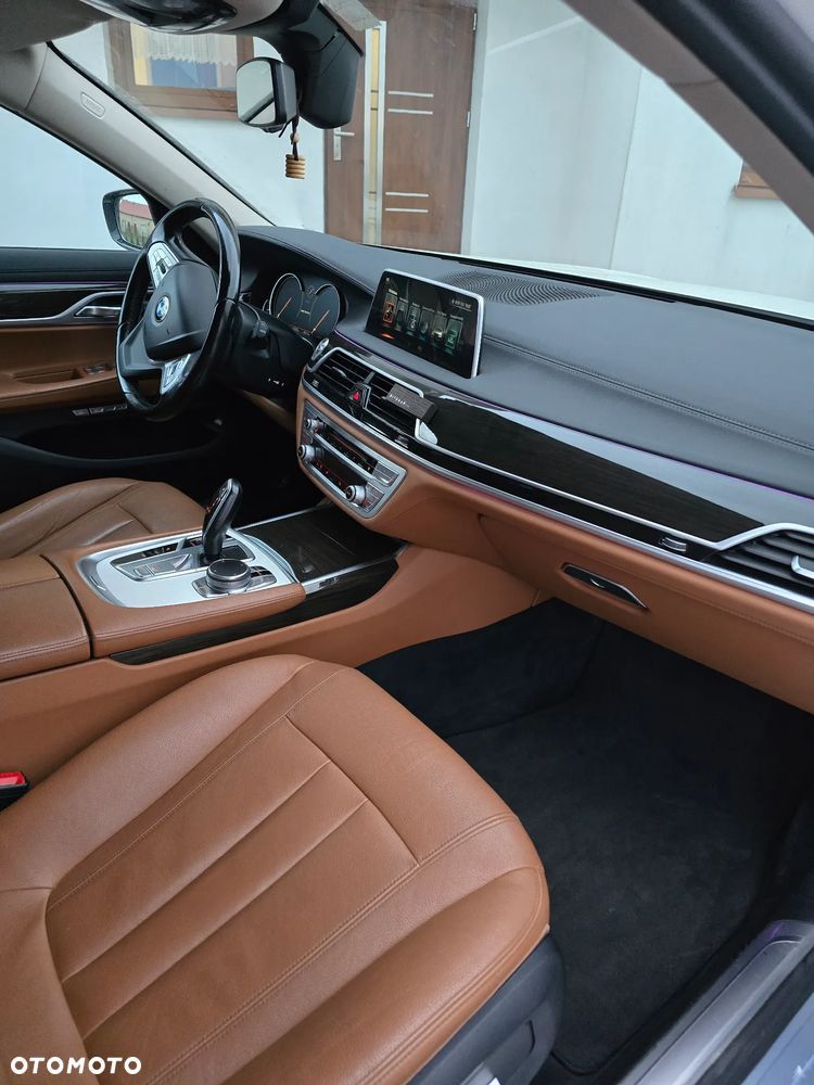 BMW Seria 7 730Ld xDrive - 16