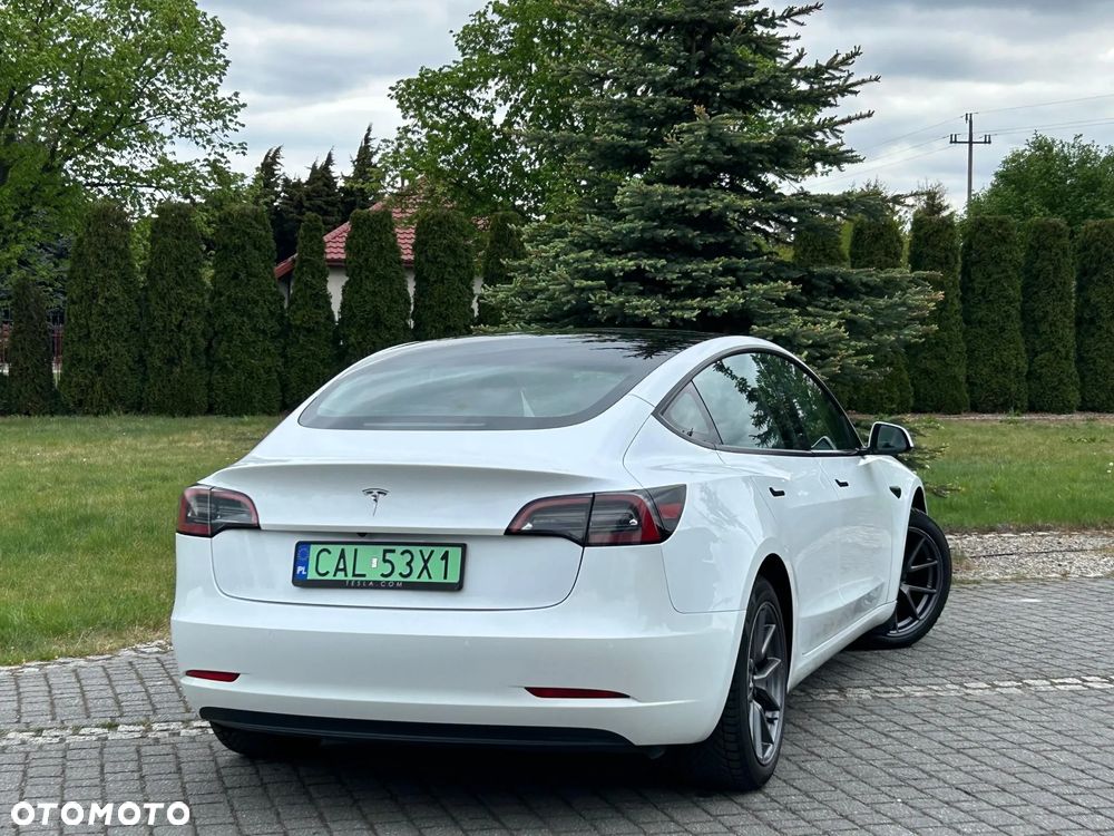 Tesla Model 3 - 8