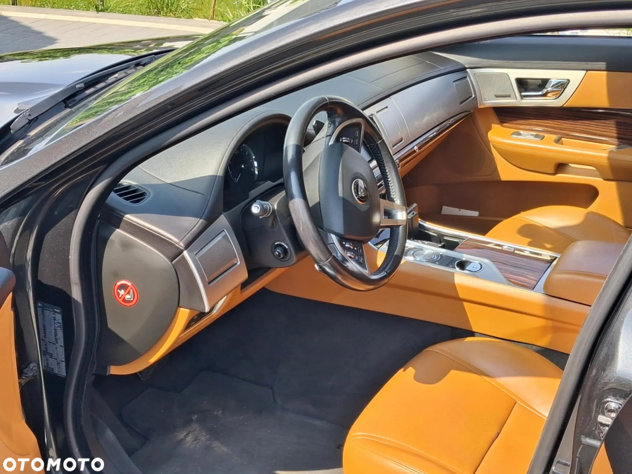 Jaguar XF - 7