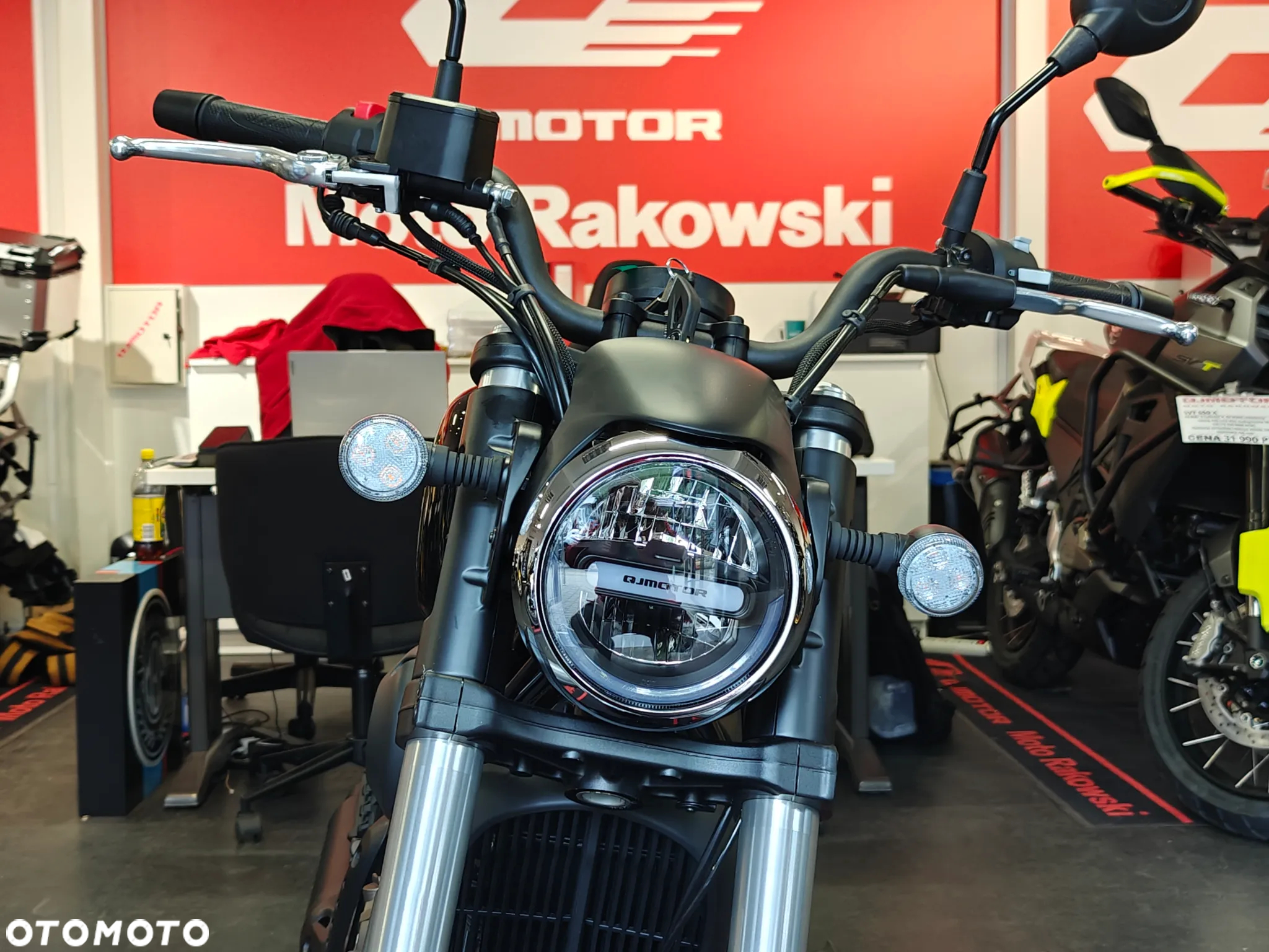 QJMOTOR SRV 125 - 6