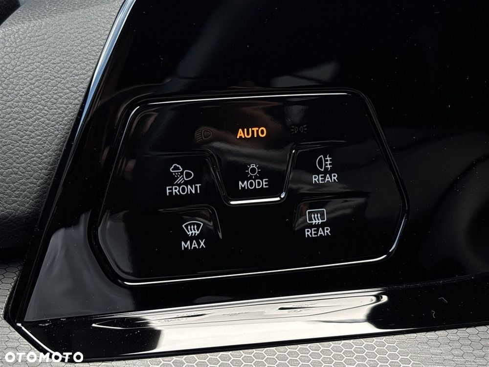 Volkswagen Golf - 20