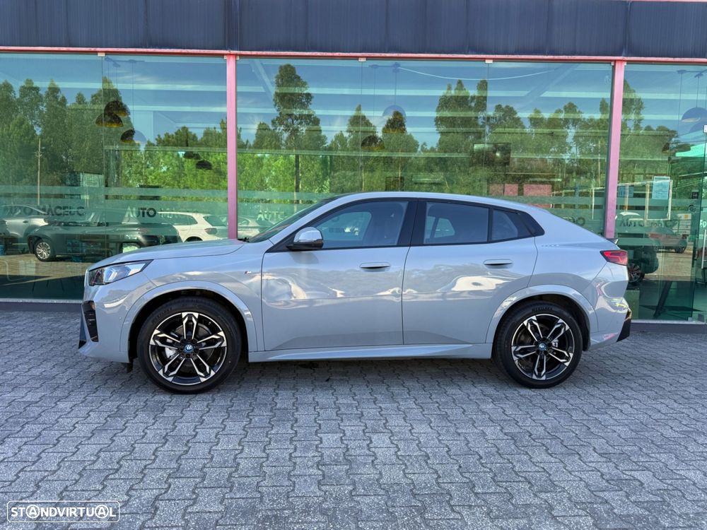 BMW iX2 eDrive20 Pack Desportivo M Pro - 3