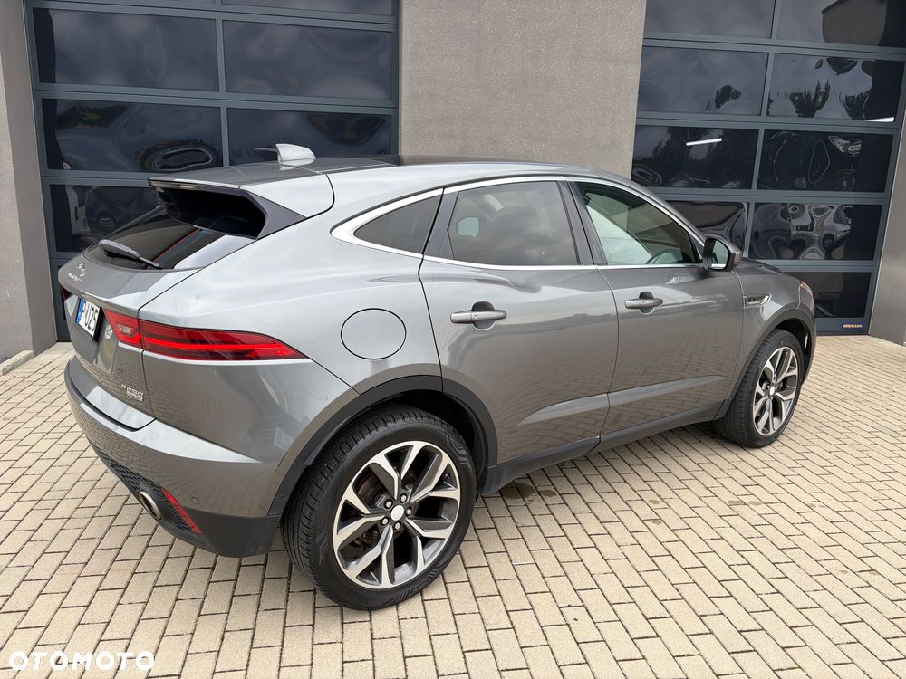 Jaguar E-Pace - 9