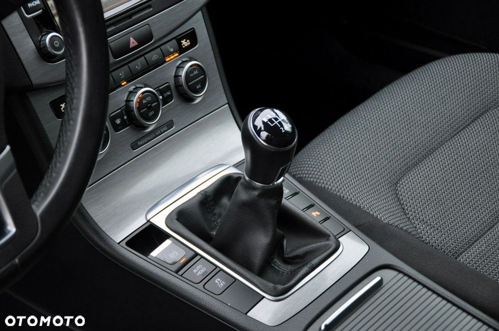 Volkswagen Passat - 35