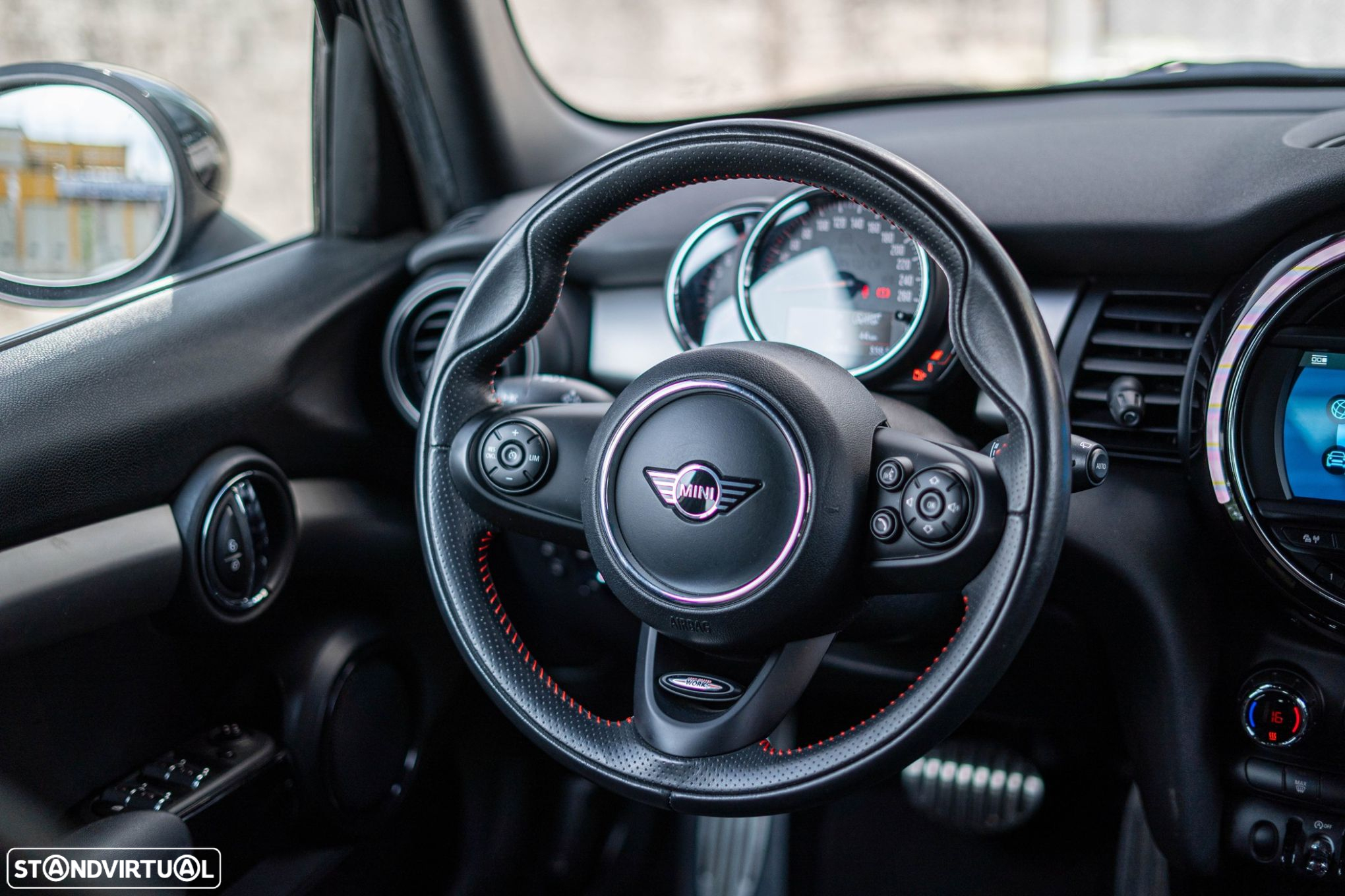MINI 5 Portas Cooper Auto - 9
