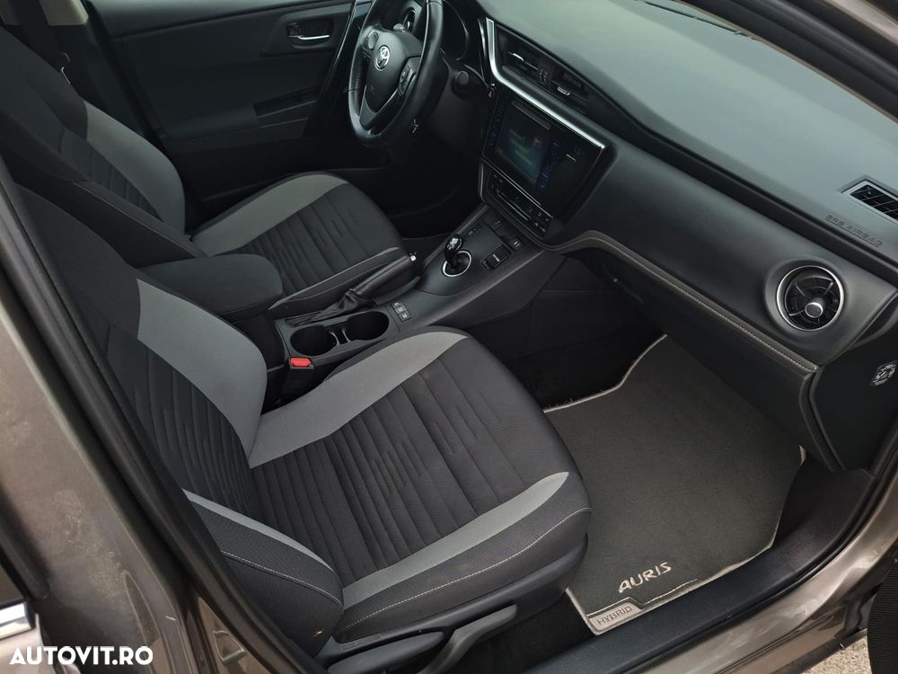 Toyota Auris - 12