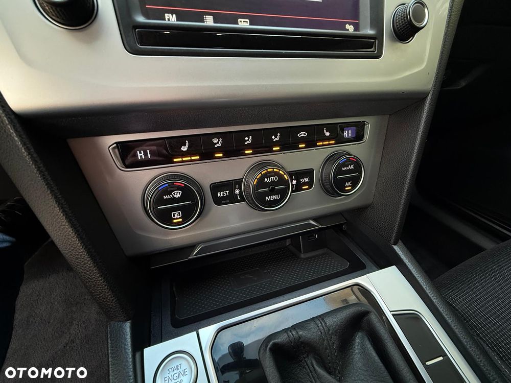 Volkswagen Passat 2.0 TDI (BlueMotion Technology) DSG Comfortline - 6