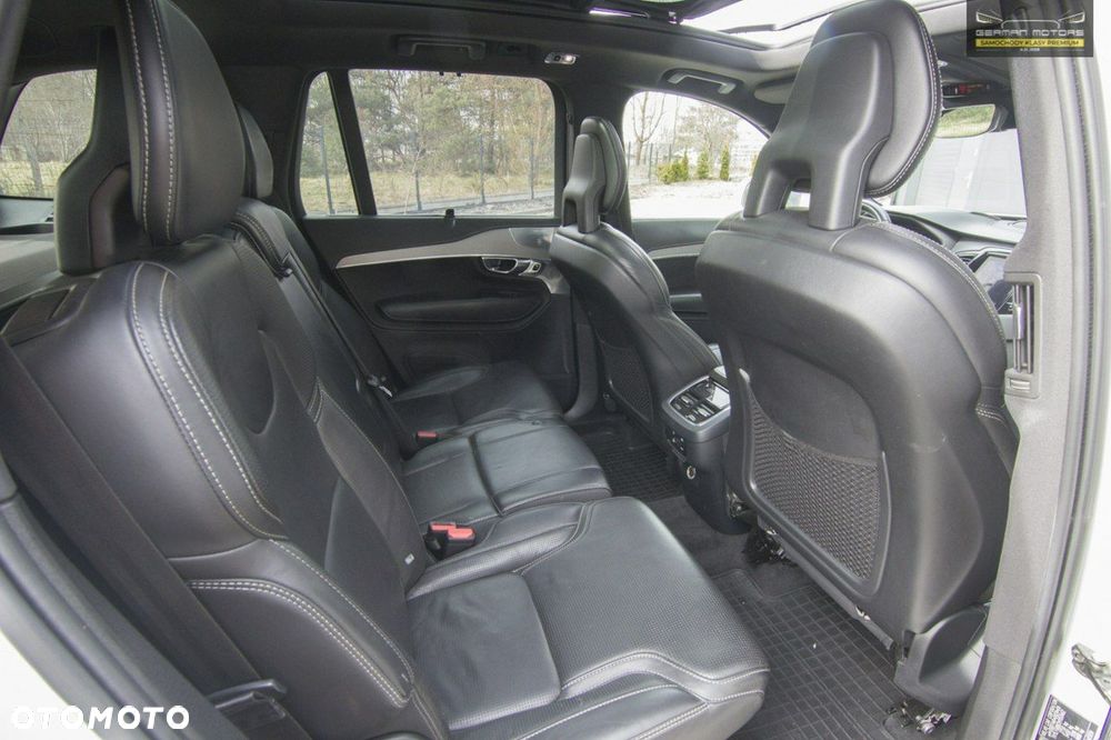 Volvo XC 90 D5 AWD R-Design 7os - 32